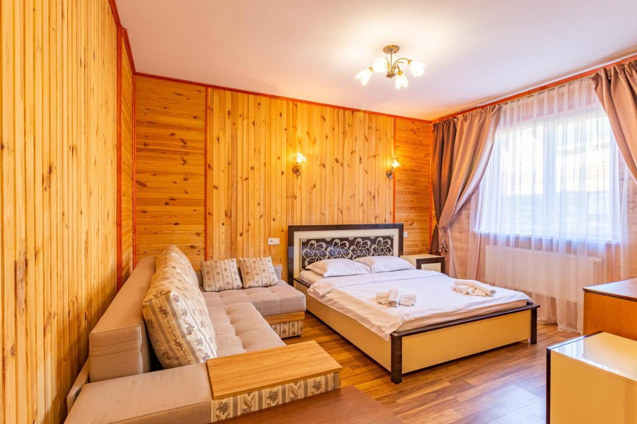 Zeleniy Bir Hotel Bukovel Bagian luar foto
